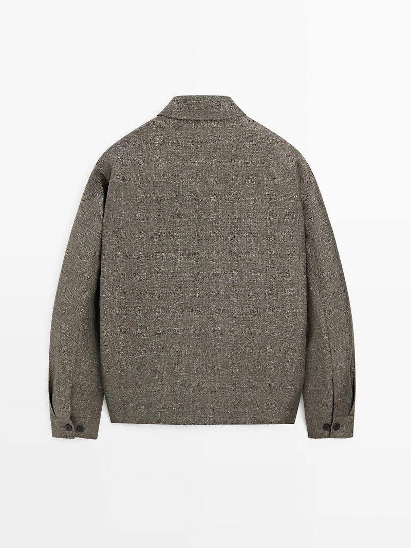 Short jacket with pocket details