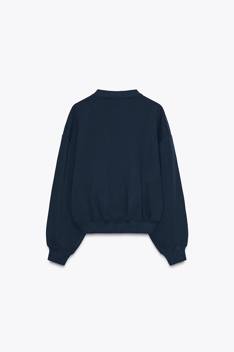 BASIC PLUSH SWEATSHIRT