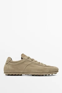 Chaussure de sport en croûte cuir