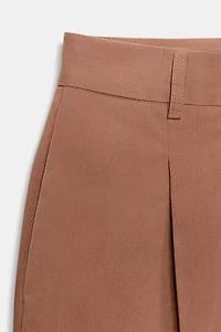 PLEATED STRAIGHT LEG PANTS