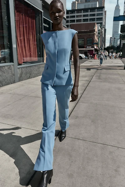 FITTED VEST