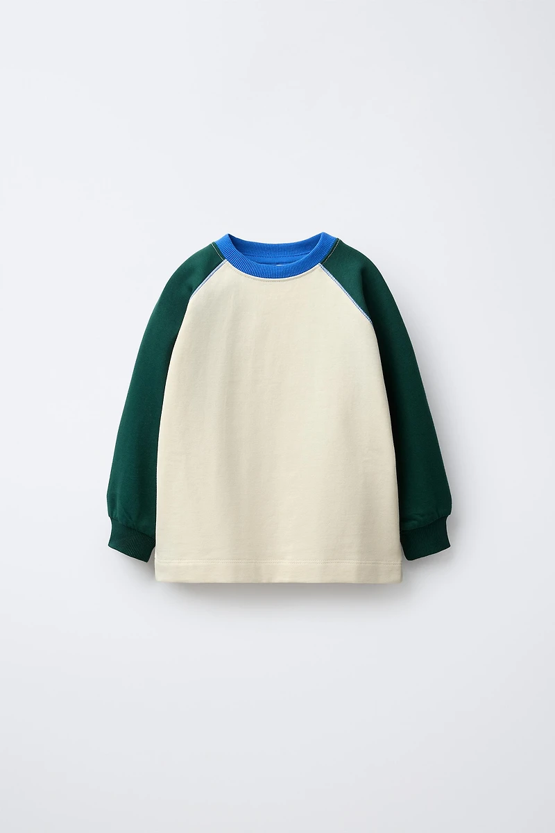CONTRAST RAGLAN SLEEVE T-SHIRT