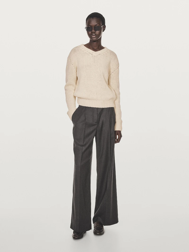 100% wool V-neck knit sweater