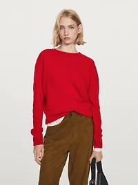 Cashmere knit sweater with a crew neck