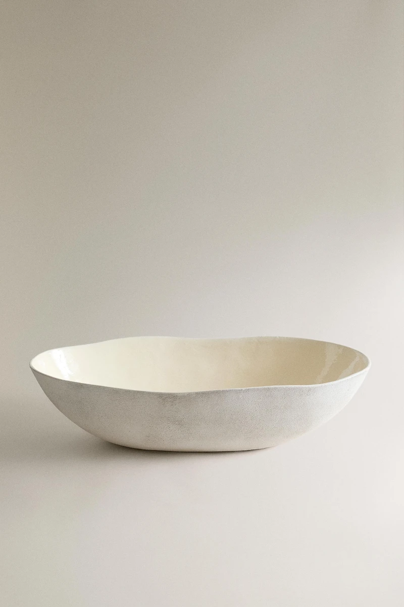 TEXTURED ALUMINUM DECORATIVE SERVING DISH