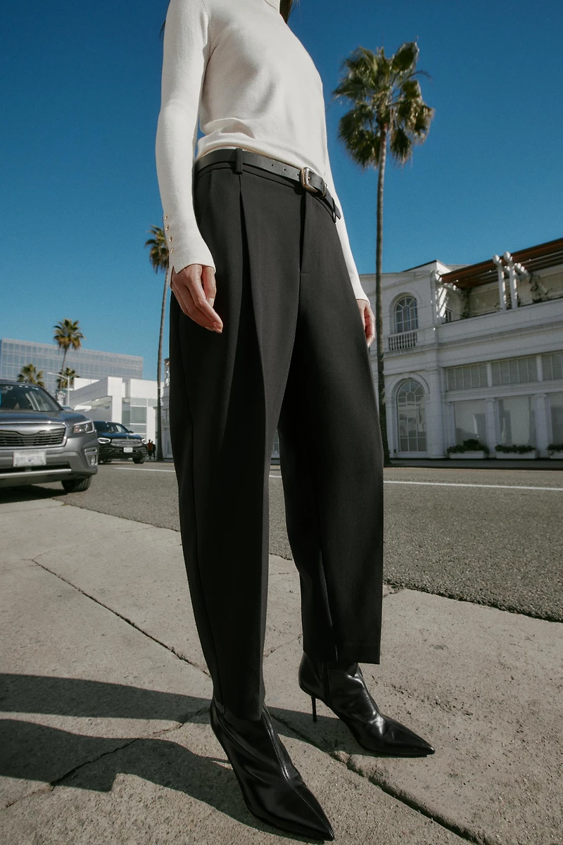 BELTED PLEATED PANTS