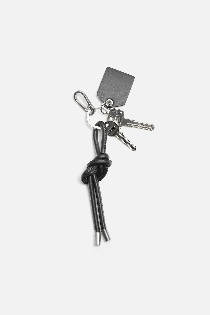 KNOT KEYCHAIN
