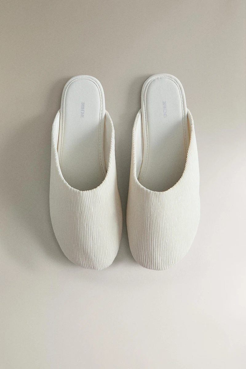 PLEATED MULES