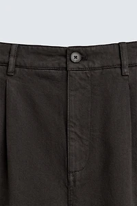 PANTALON STRAIGHT FIT À PLIS
