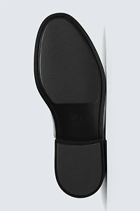 PATENT LEATHER EFFECT DRESS SHOES