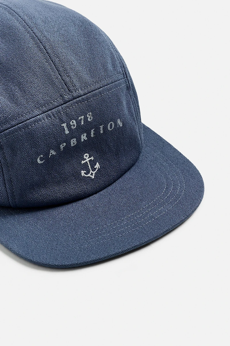 CASQUETTE DÉLAVÉE À IMPRIMÉ COMBINÉ
