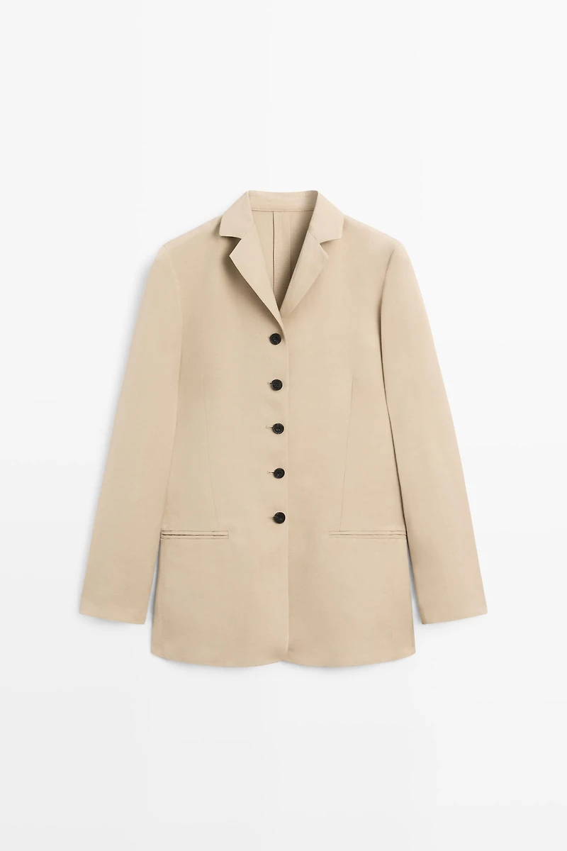 Flowing buttoned blazer