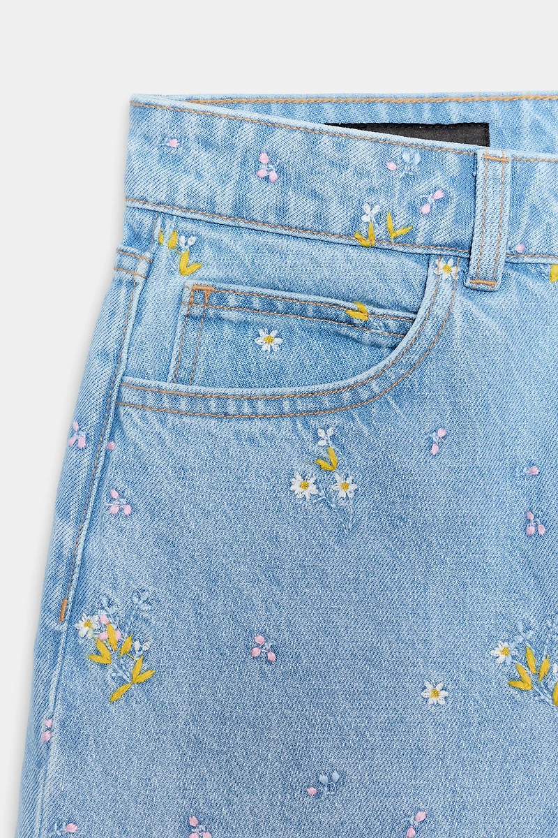 Z1975 EMBROIDERED FLORAL DENIM SHORTS SET