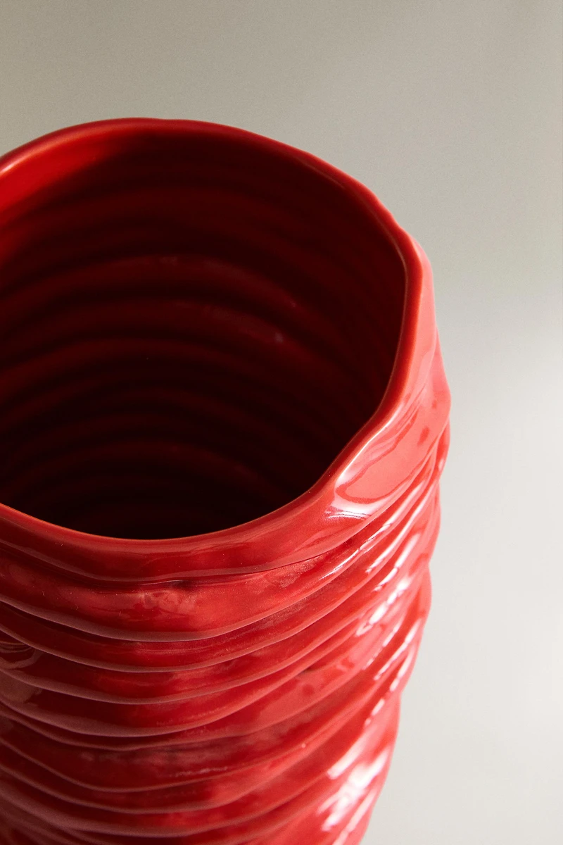 WAVY CERAMIC VASE X COLLAGERIE