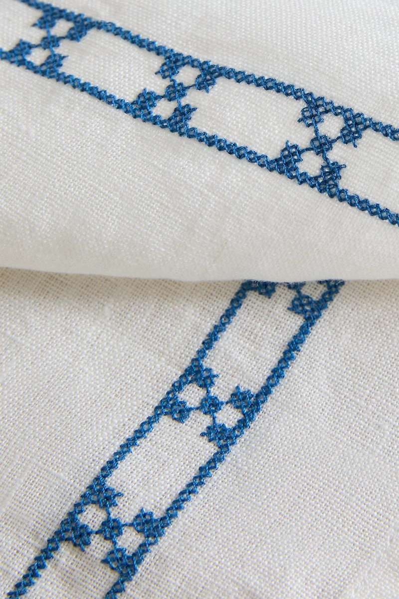 GEOMETRIC EMBROIDERED NAPKINS (PACK OF 2)