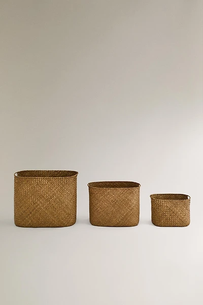 OVAL BASKET WITH HANDLES