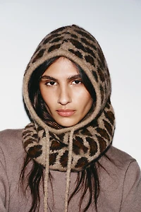 ANIMAL PRINT KNIT HOOD
