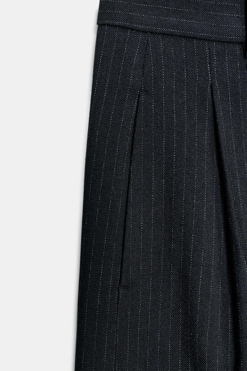 PLEATED PINSTRIPE BERMUDA SHORTS ZW COLLECTION