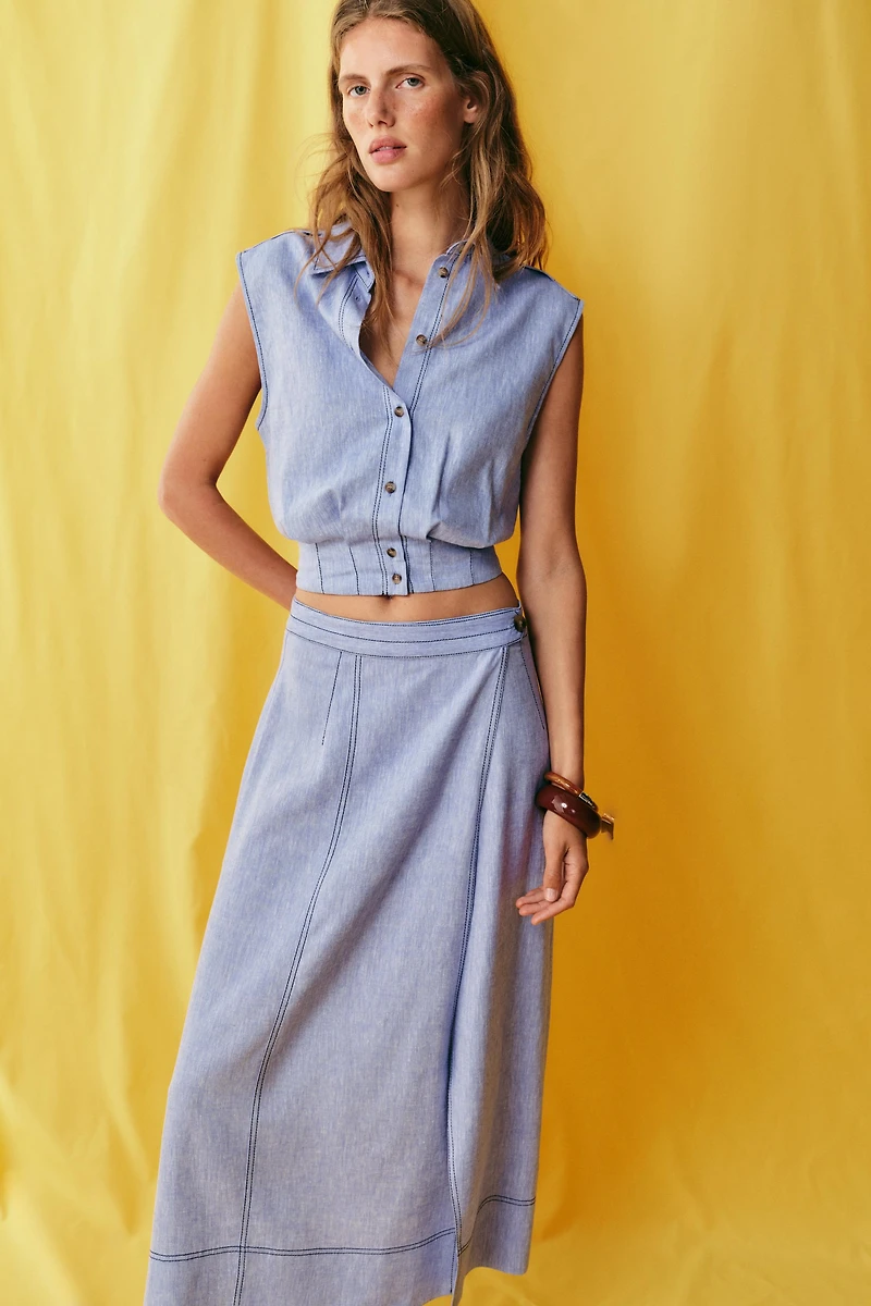 LINEN TOP WITH TOPSTITCHING