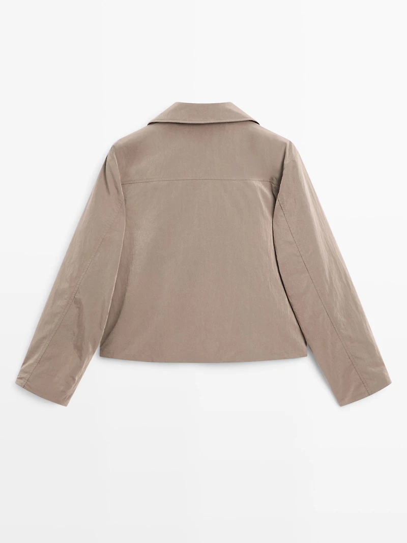 Short water-repellent puffer jacket