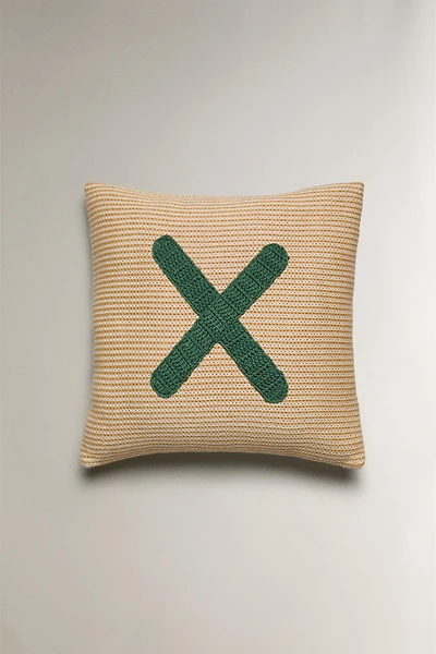 COUSSIN ENFANT BRODÉ LETTRE X