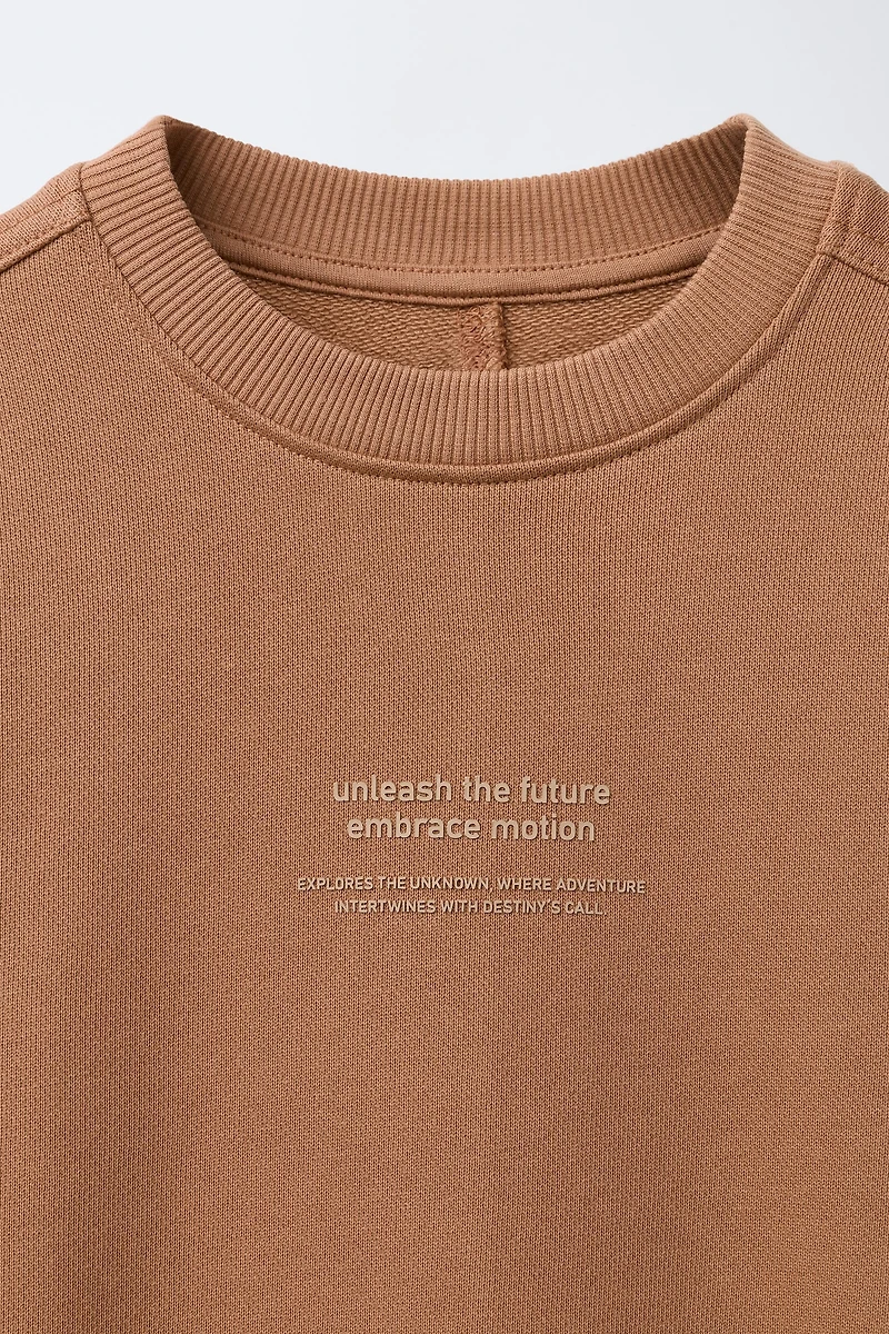 PLAIN SWEATSHIRT WITH RAISED TEXT