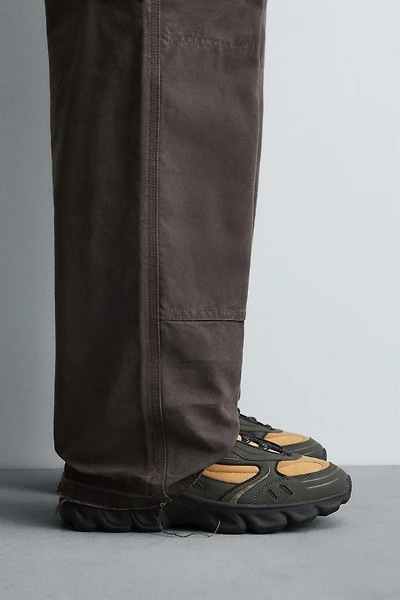 CHUNKY SOLE SNEAKERS