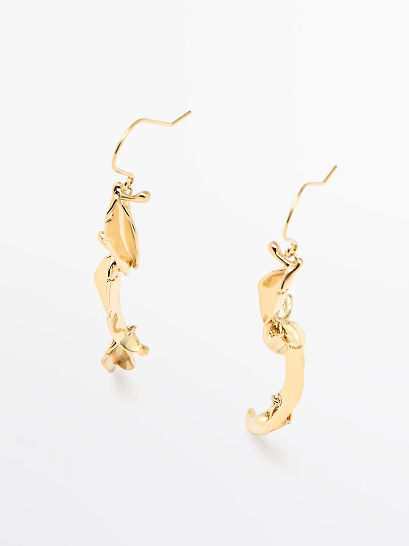 Leaf dangle earrings