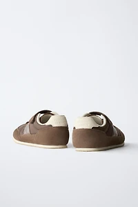BAREFOOT SNEAKERS