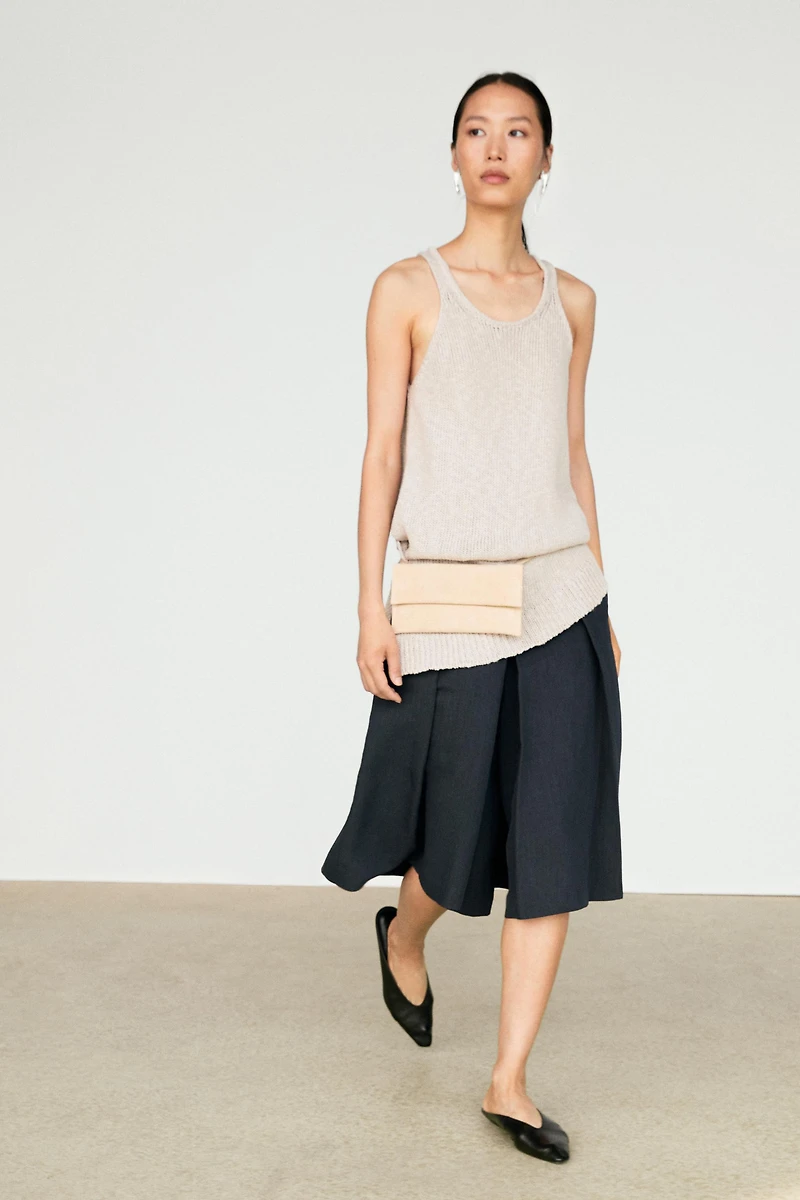 Linen blend Bermuda shorts with pleats