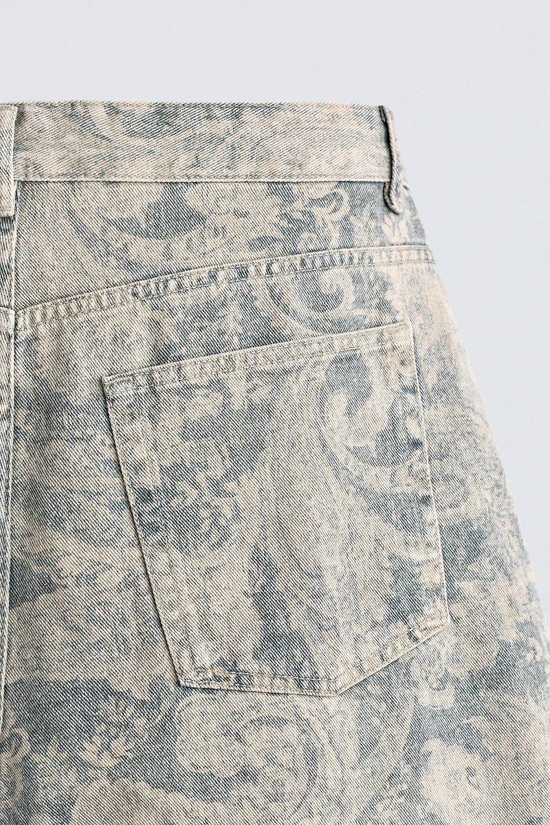 PAISLEY PRINT BAGGY FIT SHORTS