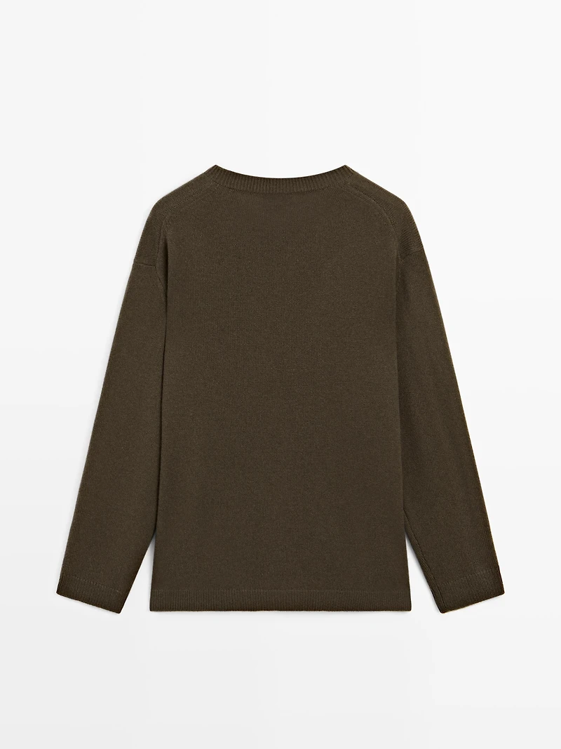 100% cashmere oversize V-neck sweater
