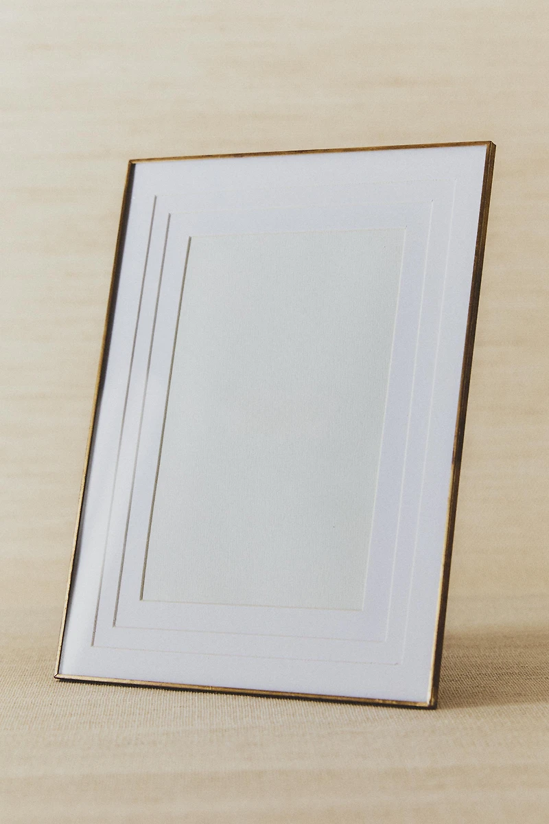 THIN METAL PICTURE FRAME