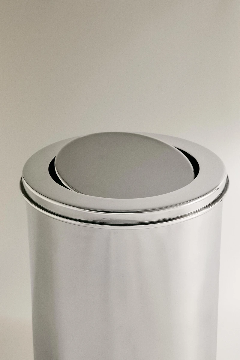 METAL BATHROOM BIN WITH LID