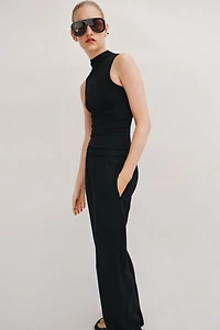 SLEEVELESS TOP