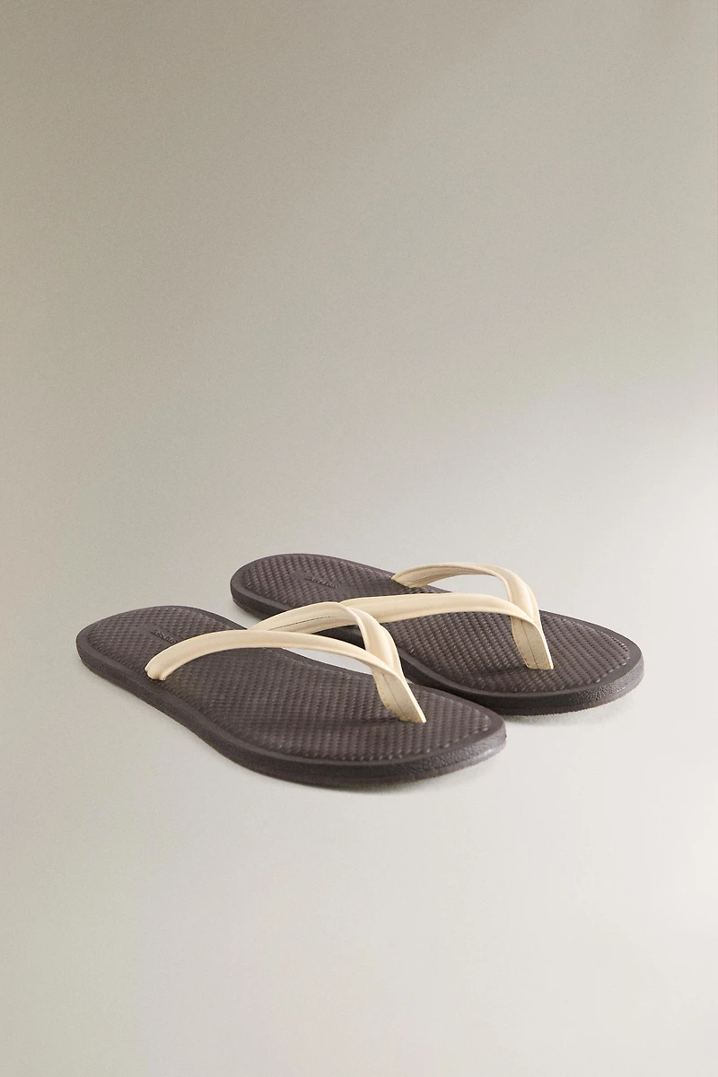 LEATHER STRAP SANDALS