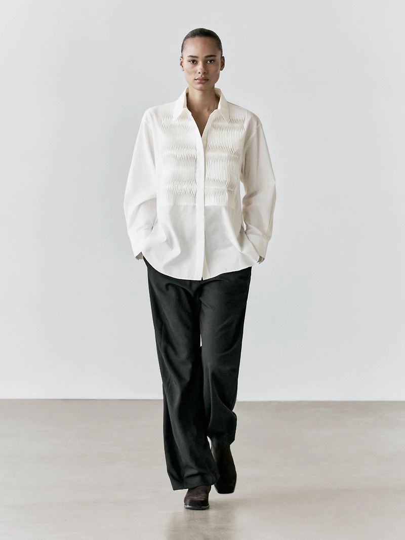 100% cotton shirt with chest detail