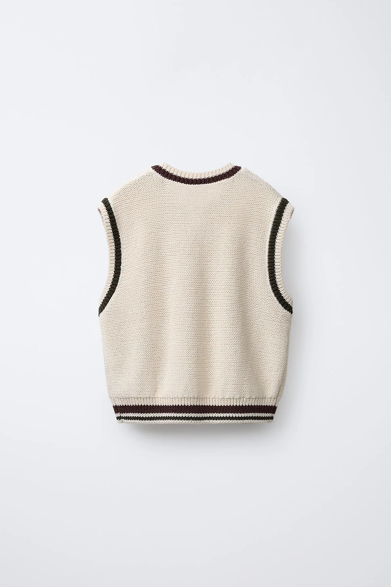 CABLE KNIT VEST