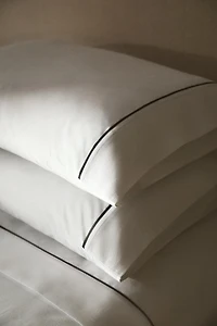 PIQUÉ PIPING PILLOWCASE