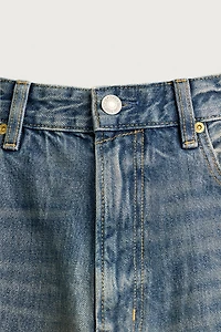 LOOSE FIT JEANS