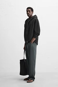 BASIC HOODED ZIP-UP SWEATSHIRT