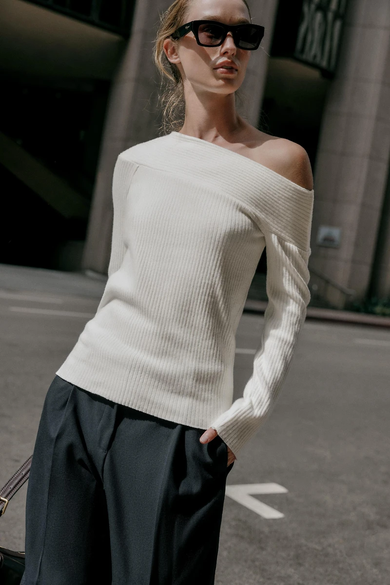 ASYMMETRIC SOFT RIBBED TOP