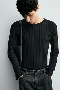 RIBBED TEXTURED SWEATER