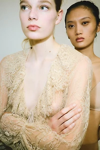 ZW COLLECTION LIMITED EDITION LACE RUFFLE SHIRT