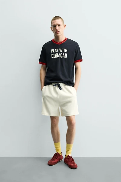 CONTRASTING TEXT PRINT T-SHIRT