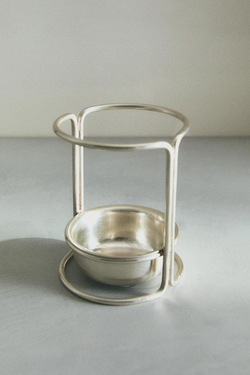 METAL TOOTHBRUSH HOLDER