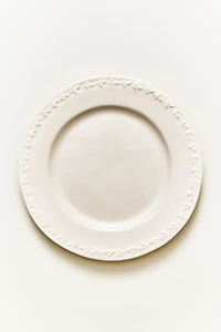 ASSIETTE À DESSERT EN FAÏENCE BORDE RELIEF