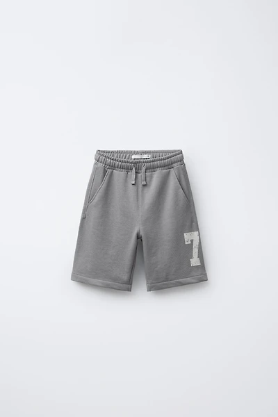 VARSITY LABEL JOGGER SHORTS