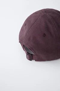 CASQUETTE EFFET DÉLAVÉ INSCRIPTION BRODÉE