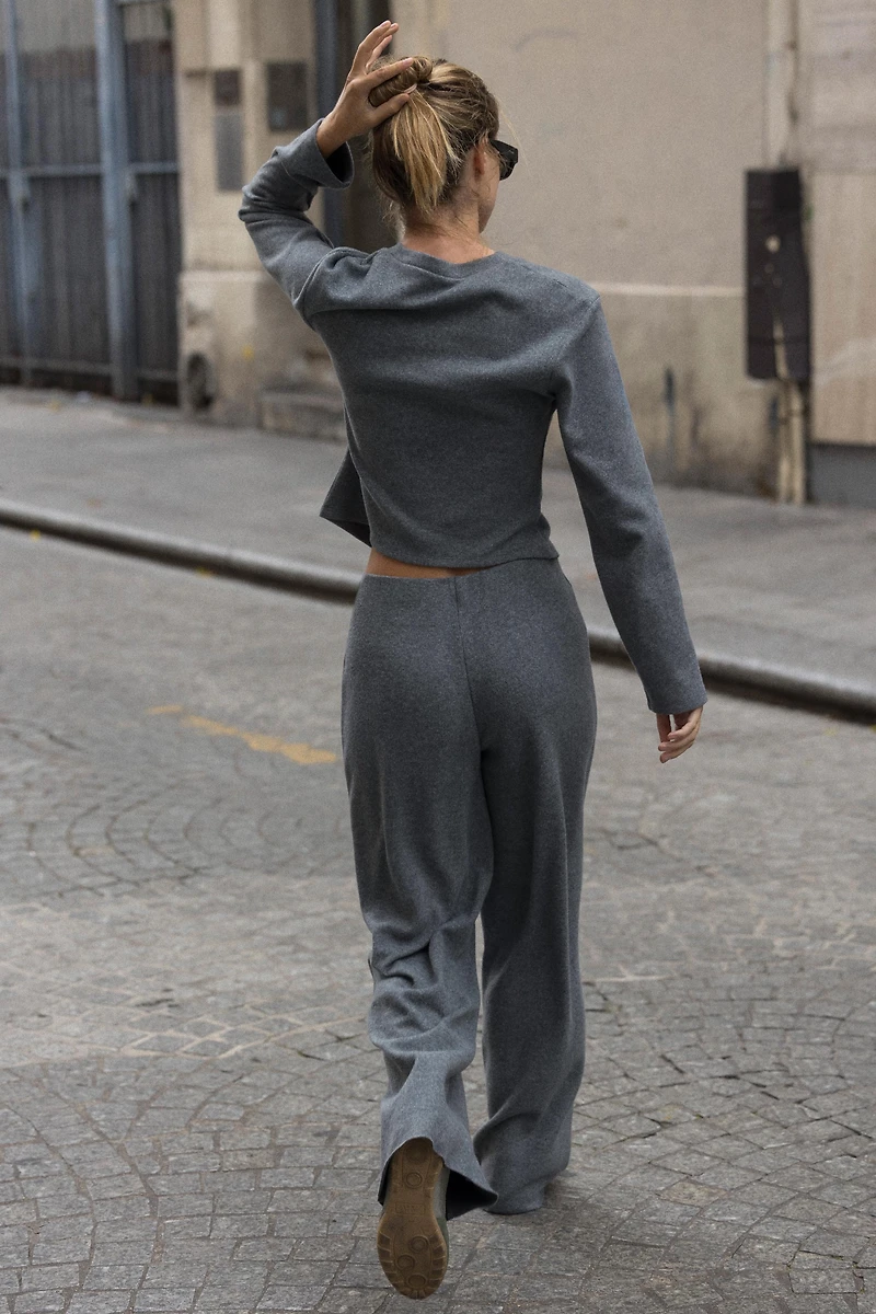 SOFT BUTTON CARDIGAN
